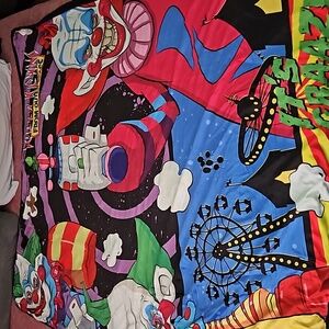 Killer Klowns From Outer Space Throw Blanket